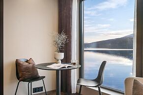 Steam Pier Adventure Hotel
