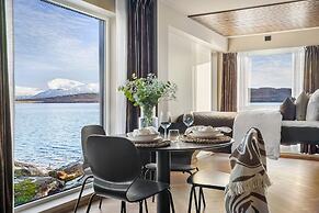Steam Pier Adventure Hotel