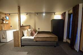 Steam Pier Adventure Hotel