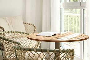 Central & Bright Getaway by Sea N' Rent