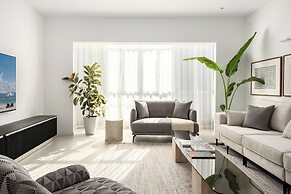 Central & Bright Getaway by Sea N' Rent