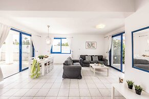 Villa Akti