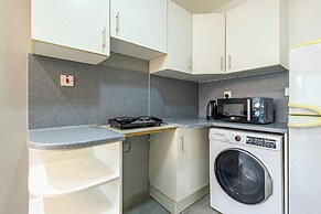 Superhost Cozy Studio Near Dubai Marina