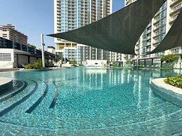 Modern Apartment w/ Balcony & Pool Access