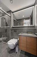 Modern Apartment w/ Balcony & Pool Access