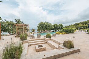 Bright Villa w Pool Outdoor Grill