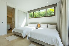 Bright Villa w Pool Outdoor Grill