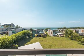 Bright Villa w Pool Outdoor Grill
