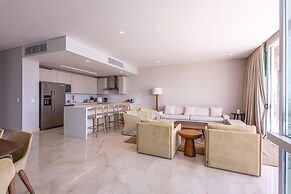 Oceanview 3BR Condo w spa gym