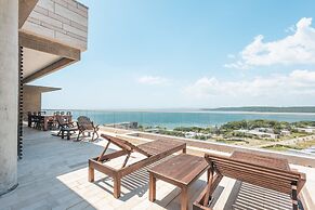 Oceanview 3BR Condo w spa gym