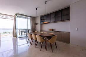 Oceanview 3BR Condo w spa gym