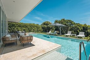 Tropical Villa w Pool Dock Access