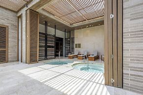 Coastal Villa w Dock Access Pools