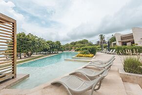 Coastal Villa w Dock Access Pools