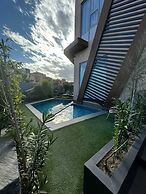 La villa luxury suites