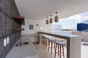 Modern and Bright Rooftop Pools gym Cowork