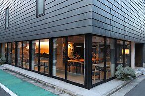 E10HOSTEL