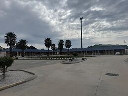 Marulan Motor Inn