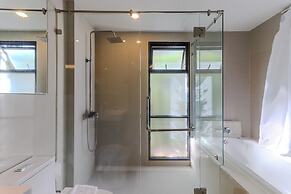 Best Spot Beachfront 1BR C239
