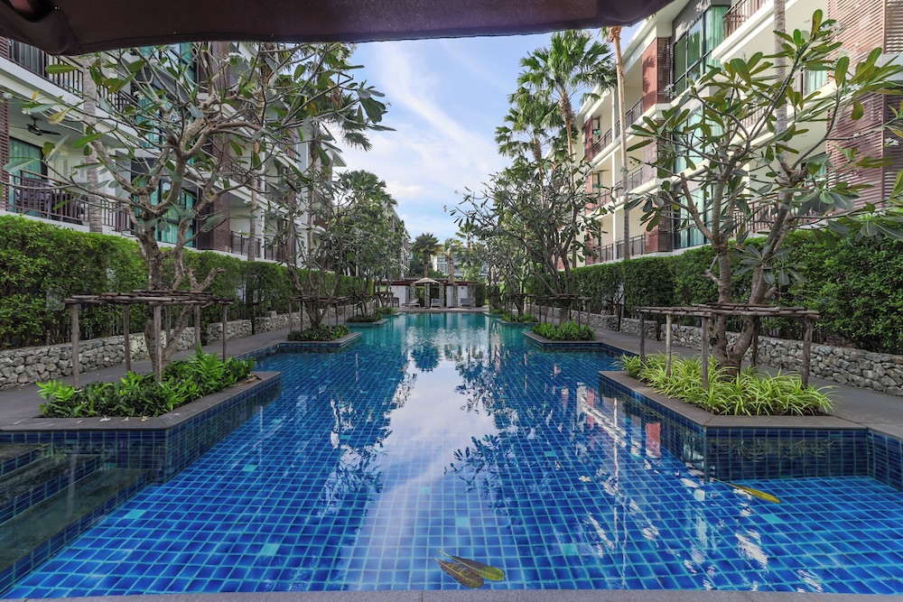 Best Spot Beachfront 1BR C239