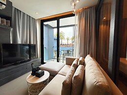 1BR with Rooftop Pool & Gym  C191