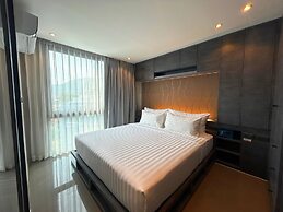1BR with Rooftop Pool & Gym  C191