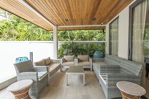 HotTub Gym Imported Furniture Pool V98
