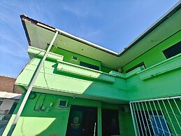 Roomy Guesthouse