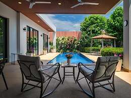 3BR Retreat Pool Garden Jacuzzi V187
