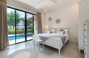 3BR Retreat Pool Garden Jacuzzi V187