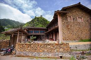 Dinh Đá H'Mông - Karsterly Rock Lodge