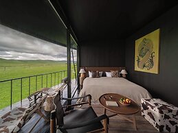 Hongyuan Weilu Nomadic Luxury Camp