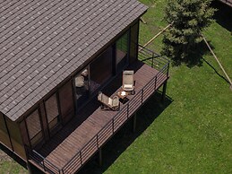 Hongyuan Weilu Nomadic Luxury Camp