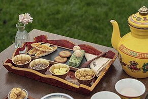 Hongyuan Weilu Nomadic Luxury Camp