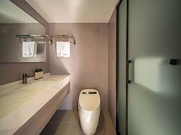 Hongyuan Weilu Nomadic Luxury Camp