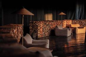 Hongyuan Weilu Nomadic Luxury Camp