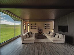 Hongyuan Weilu Nomadic Luxury Camp