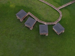 Hongyuan Weilu Nomadic Luxury Camp