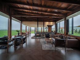 Hongyuan Weilu Nomadic Luxury Camp