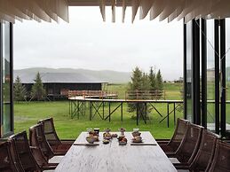 Hongyuan Weilu Nomadic Luxury Camp