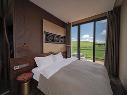 Hongyuan Weilu Nomadic Luxury Camp