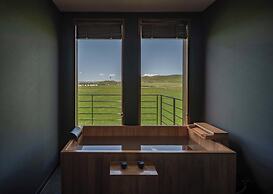 Hongyuan Weilu Nomadic Luxury Camp