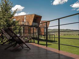 Hongyuan Weilu Nomadic Luxury Camp