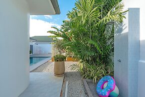 3BR Walk to Beach 7 Min to Beach V189