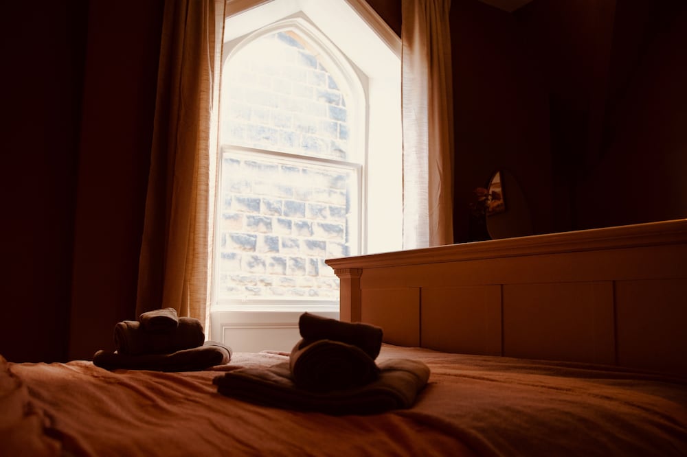 Boutique Apartment - Sleeps 6 & Free Parking