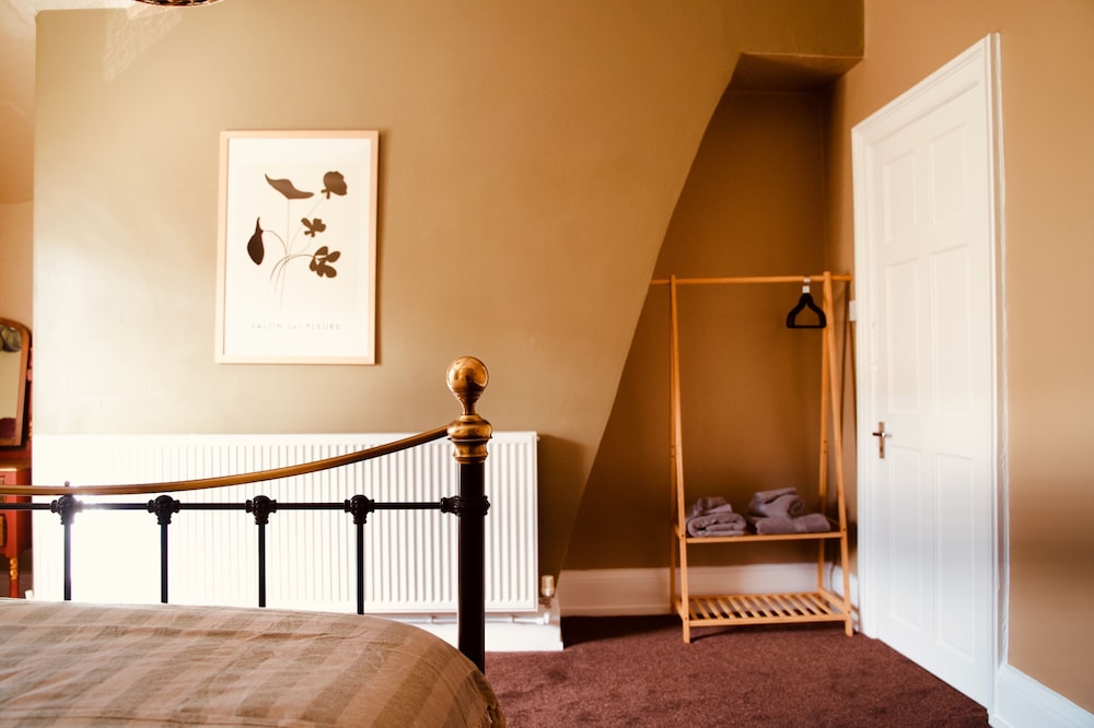 Boutique Apartment - Sleeps 6 & Free Parking