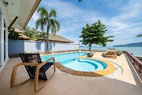 SeaView Villa Private Pool Table V195