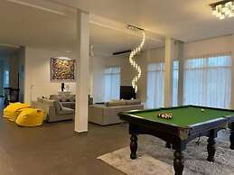 SeaView Villa Private Pool Table V195