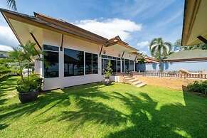 SeaView Villa Private Pool Table V195