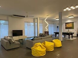 SeaView Villa Private Pool Table V195